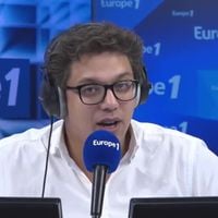 "Emmanuel Macron pourrait être mon fils" : Un auditeur s'effondre en larmes sur Europe 1