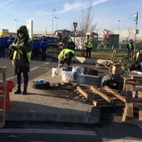 Amazon : Des Gilets jaunes ont bloqué un entrepôt vu dans "Capital"