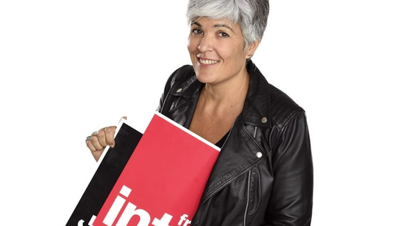 Audiences radio, le match des soirées : Fabienne Sintès leader en hausse du 18/20, Caroline Dublanche booste RTL