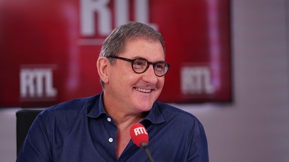 Yves Calvi (RTL) : "Un journaliste doit répondre présent dans ces moments-là"