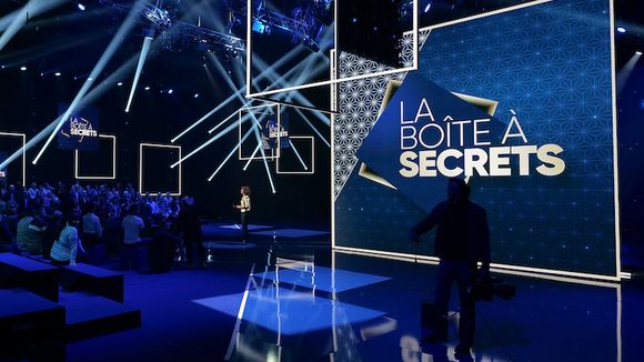 "La boîte à secrets" : puremedias.com dans les coulisses de l'émission de Faustine Bollaert