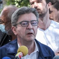 Jean-Luc Mélenchon : "'Marianne' et 'Charlie Hebdo' sont devenus les bagagistes de 'Valeurs Actuelles'"