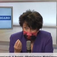 "Vous devriez vendre des encyclopédies" : Roselyne Bachelot agacée par une question insistante de Guillaume Durand