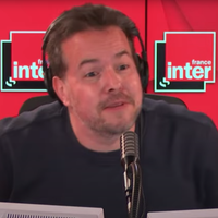 "Ca me met les larmes aux yeux" : Nicolas Demorand ému en évoquant sa mère sur France Inter