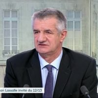 "J'ai mis un coup de boule à la presse !" : Jean Lassalle justifie son vrai/faux retrait de la présidentielle