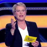 "Cash investigation" : Quand Élise Lucet remplace Samuel Étienne dans "Questions pour un champion"