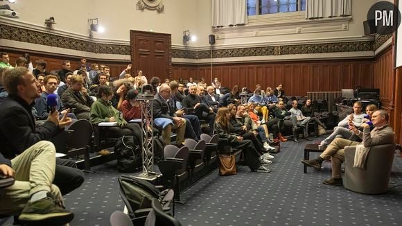 Une assemblée dans l'ensemble curieuse de connaître le fonctionnement de la première chaîne info de France