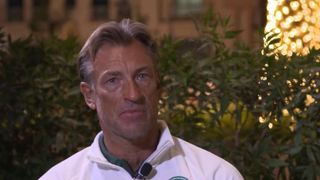 Hervé Renard au bord des larmes sur beIN SPORTS après un message d'encouragement de sa mère