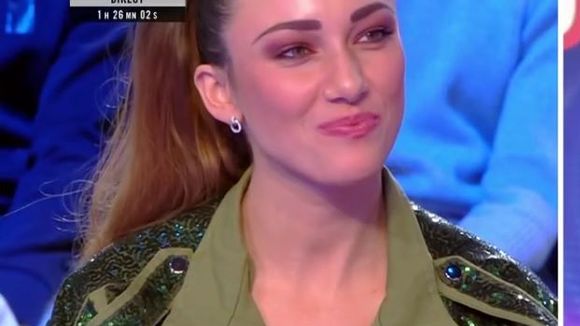 "Ce sera en prime sur W9" : Après "Love Island", Delphine Wespiser annonce qu'elle présentera "L'île de la tentation" en 2024