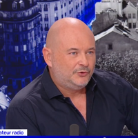 "Quand NRJ le décidera" : Malgré les accusations de viols à son encontre, Sébastien Cauet "espère reprendre le micro"