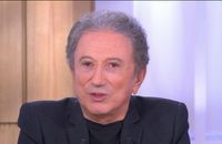 

La déclaration de Michel Drucker à Stéphane Sitbon-Gomez et Delphine Ernotte dans "C à vous" le 2 janvier 2024





