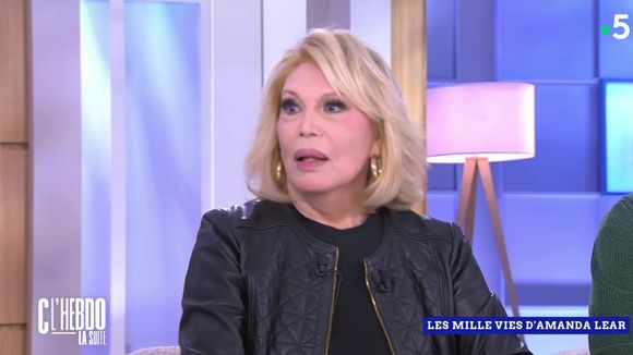 "C'est très difficile d'être heureuse quand on fait ce métier" : Amanda Lear se confie face à Aurélie Casse dans "C l'hebdo"