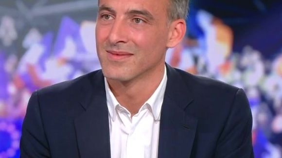 Audiences dimanche : Raphaël Glucksmann plus fort que Jordan Bardella sur TF1, 2,4 millions de téléspectateurs entre Anne-Claire Coudray et Laurent Delahousse