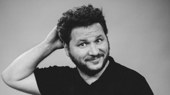 Clément Lanoue, ex-matinalier d'Europe 2, rejoint Fun Radio pour une nouvelle émission de bande l'après-midi