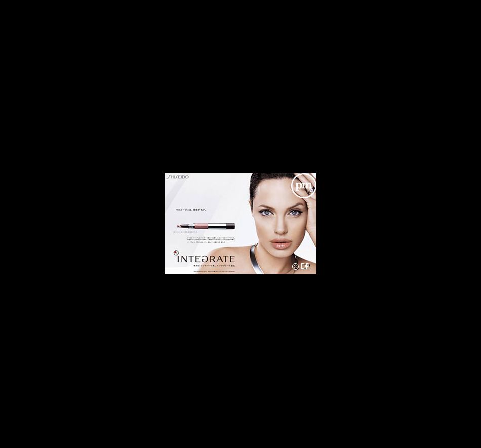 Angelina Jolie dans la campagne publicitaire Shiseido