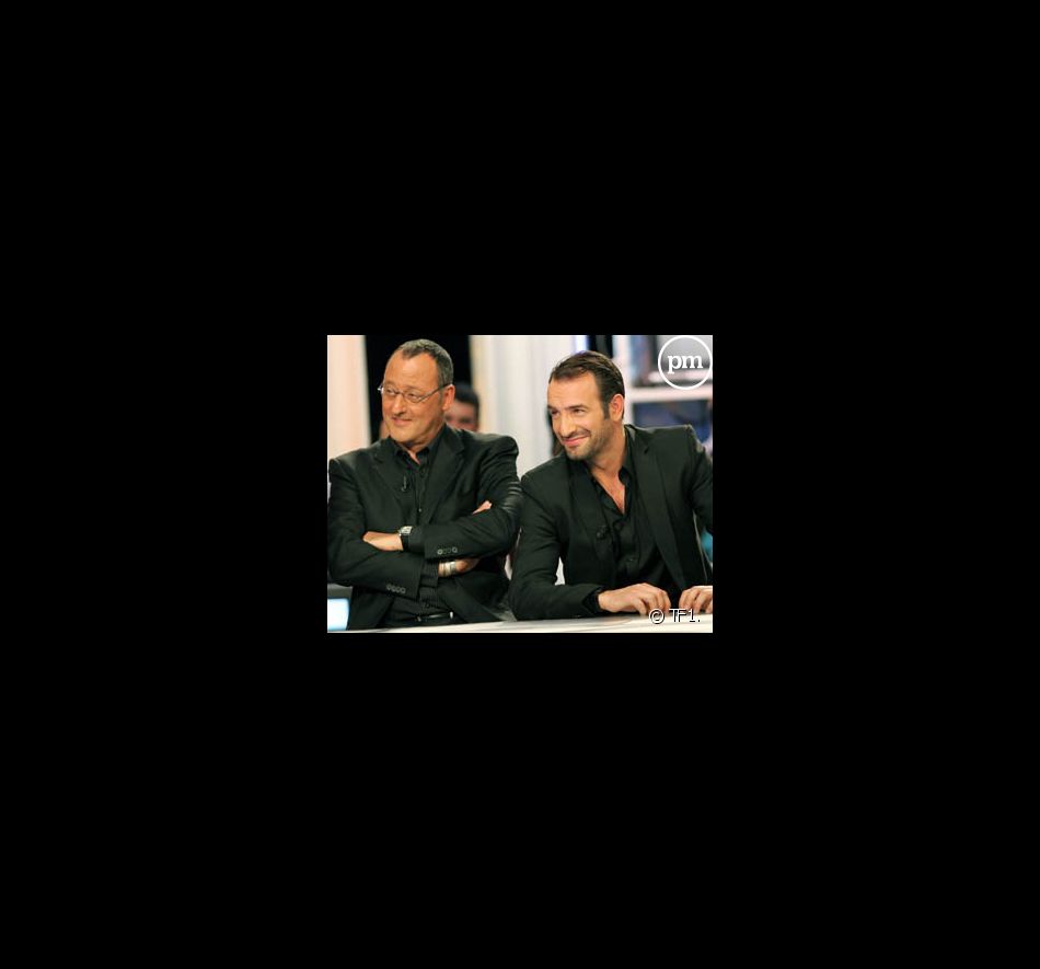 Jean Reno et Jean Dujardin sur le plateau de l'émission "Les enfants de la télé" sur TF1