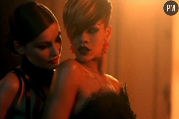 Laetitia Casta et Rihanna dans le clip de "Te Amo"