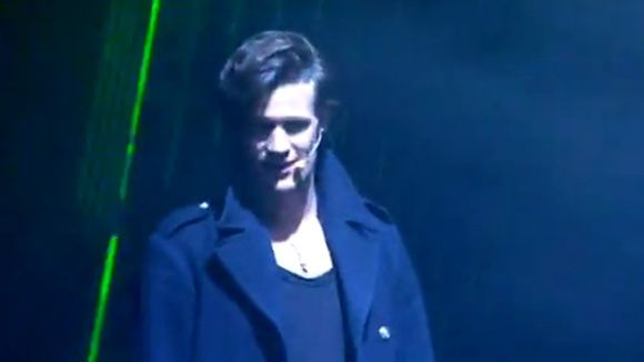 Vidéobuzz : le héros de "Doctor Who" sur scène à Glastonbury