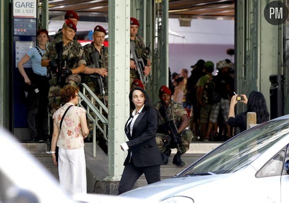 Beatrice Dalle  -  Tournage Du Film 'bye, Bye Blondie', A La Gare De L'est.