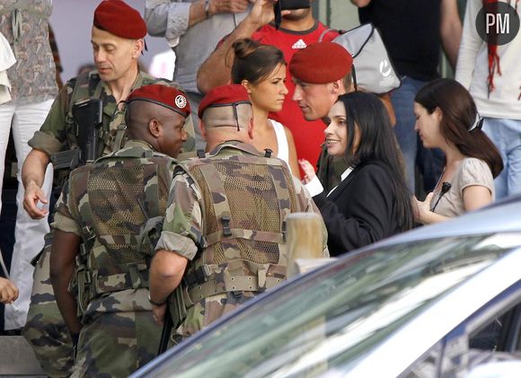 Beatrice Dalle  -  Tournage Du Film 'bye, Bye Blondie', A La Gare De L'est.