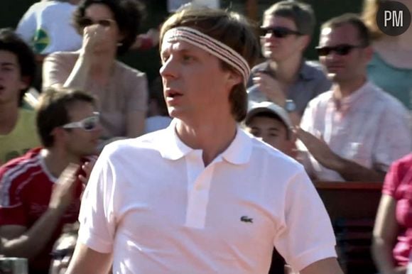 Martin Solveig dans le clip de "Hello"