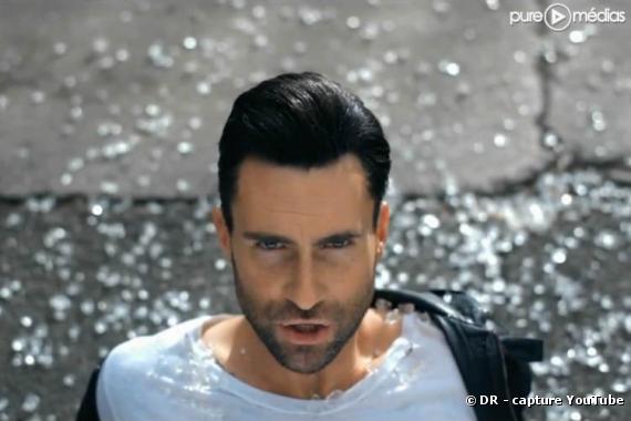 Adam Levine dans le clip de "Misery" des Maroon 5