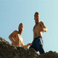 Clip : le duo événement "Shame" de Robbie Williams et Gary Barlow