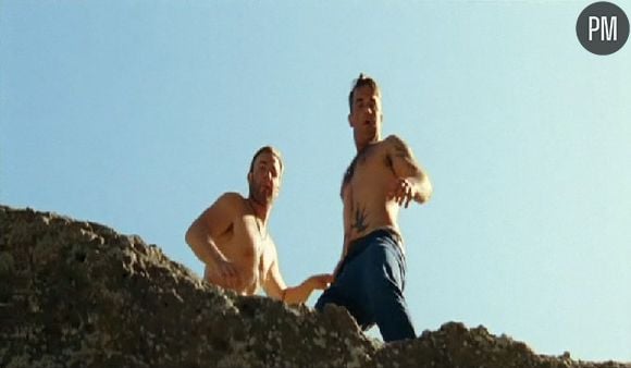 Gary Barlow et Robbie Williams dans le clip de "Shame"