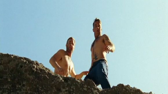 Clip : le duo événement "Shame" de Robbie Williams et Gary Barlow
