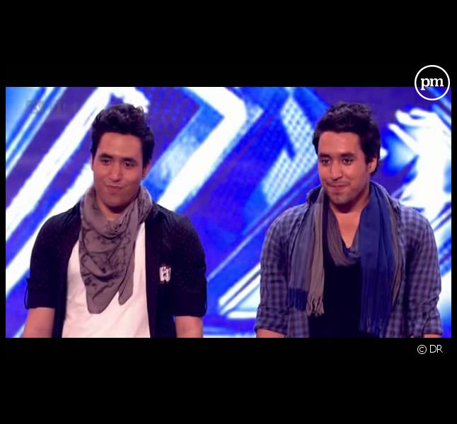 Les Twen sur le plateau de "The X Factor"