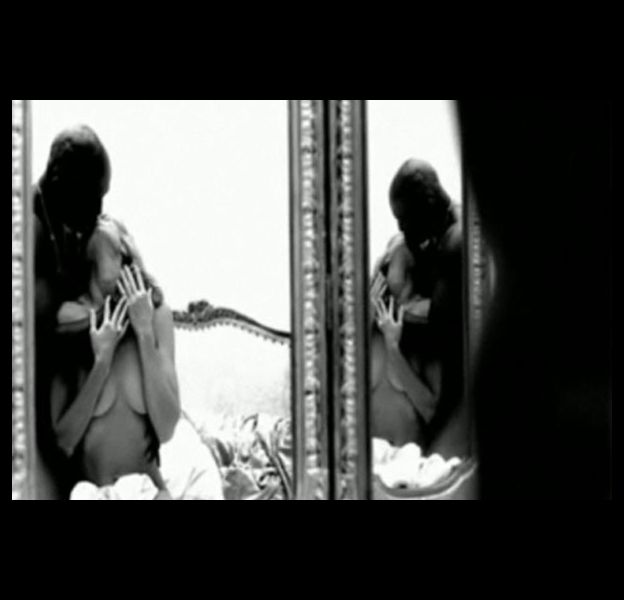 Seal et Heidi Klum dans le clip de "Secret"