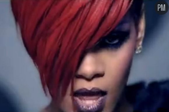 Rihanna dans le clip de "Who's That Chick"