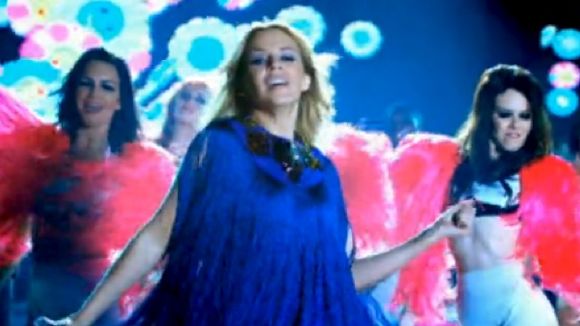 Clip : Kylie Minogue enchaîne sur "Better Than Today"