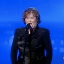 Vidéobuzz : Susan Boyle s'étrangle et arrête une chanson... en direct