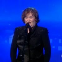 Vidéobuzz : Susan Boyle s'étrangle et arrête une chanson... en direct