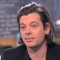 Rumeurs de liaison Biolay/Bruni : le chanteur accuse Rachida Dati