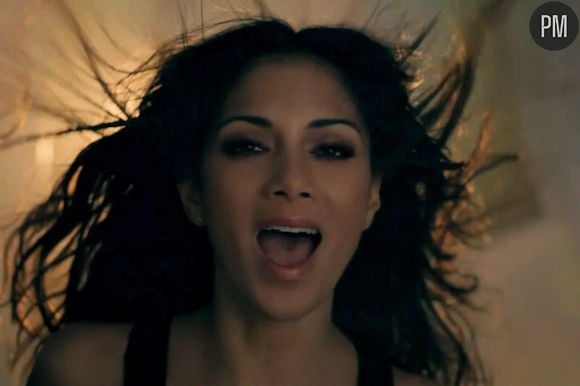 Nicole Scherzinger dans le clip de "Don't Hold Your Breath"