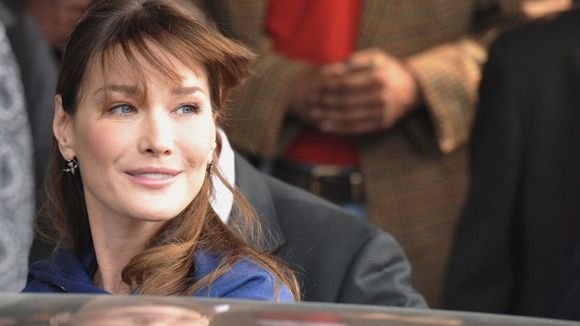 "Douce France" par Carla Bruni : une "maquette" volée