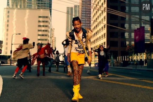 Willow Smith dans le clip de "21st Century Girl"