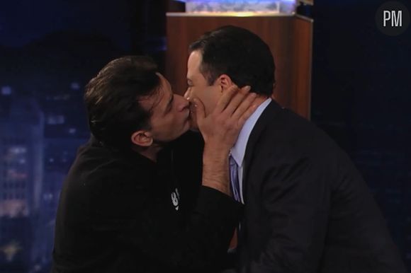 Charlie Sheen embrasse Jimmy Kimmel