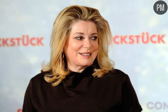 Catherine Deneuve dézingue tous azimuts. Laurent Ruquier, la cérémonie des César : l'actrice profite de chacune de ses apparitions médiatiques à l'occasion de la sortie de son dernier film pour critiquer à tout va.