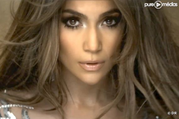 Jennifer Lopez dans le clip de "On the Floor"