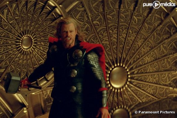 Chris Hemsworth est "Thor"