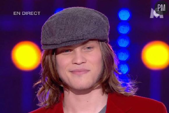 Thomas, candidat à Nouvelle Star lors du prime du 23 avril 2008.  