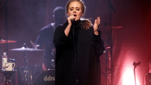 Charts UK : Adele toujours leader, Bruno Mars s'envole, Lady Gaga s'écrase