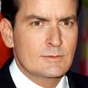 "Mon Oncle Charlie" : Charlie Sheen réagit à l'embauche d'Ashton Kutcher