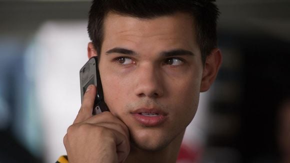 Bande-annonce : Taylor Lautner ("Twilight") héros du thriller "Identité Secrète"