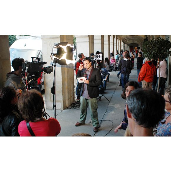 Cohue de journalistes devant le domicile parisien de Dominique Strauss-Kahn et Anne Sinclair.