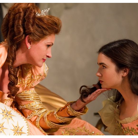 Julia Roberts et Lily Collins dans "Blanche Neige"