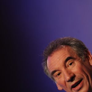 François Bayrou présente sa candidature pour 2012, le 7 décembre 2011 à Paris.